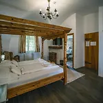 Regi Posta Es Etterem Hotel