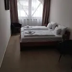 Régi Posta étterem és 3*