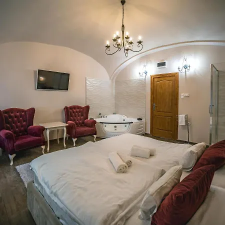 Regi Posta Es Etterem Hotel