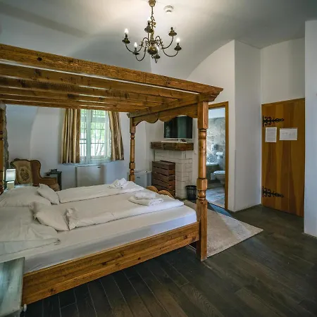 Regi Posta Es Etterem Hotel