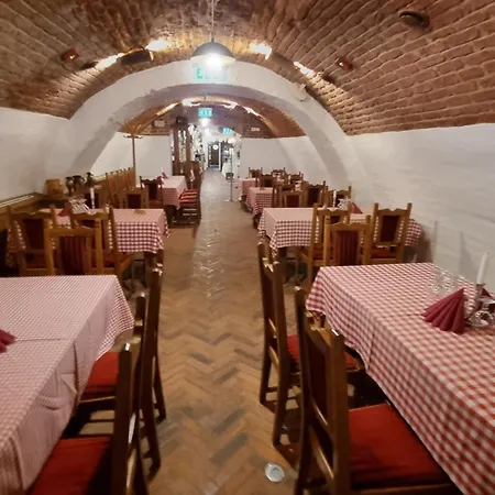 Regi Posta Es Etterem Hotel 3*
