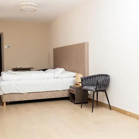 Regi Posta Es Etterem Hotell