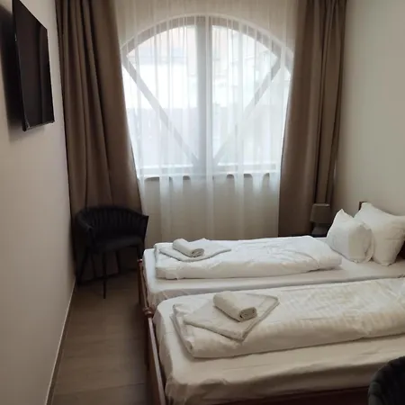 Régi Posta étterem és 3*