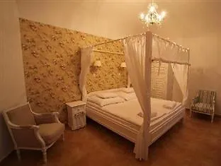 Regi Posta Es Etterem Hotel Debreţin