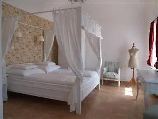 Regi Posta Es Etterem Hotel Debreţin