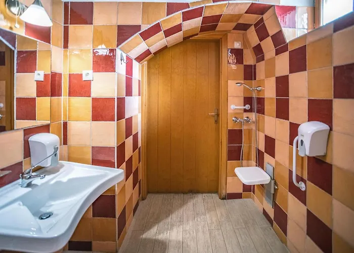 Régi Posta étterem és 3*