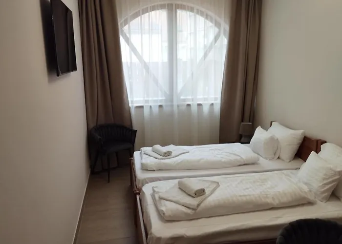 Régi Posta étterem és 3*